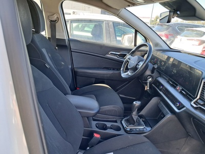 Kia Sportage 1.6 T-GDi MHEV Drive 4x2 112 kW (150 CV) 8 Kia Sportage 1.6 T-GDi MHEV Drive 4x2 112 kW (150 CV) 8