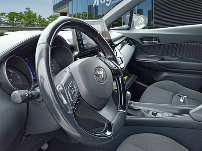 Toyota C-HR 1.8 125H Active 90 kW (122 CV) 7 Toyota C-HR 1.8 125H Active 90 kW (122 CV) 7