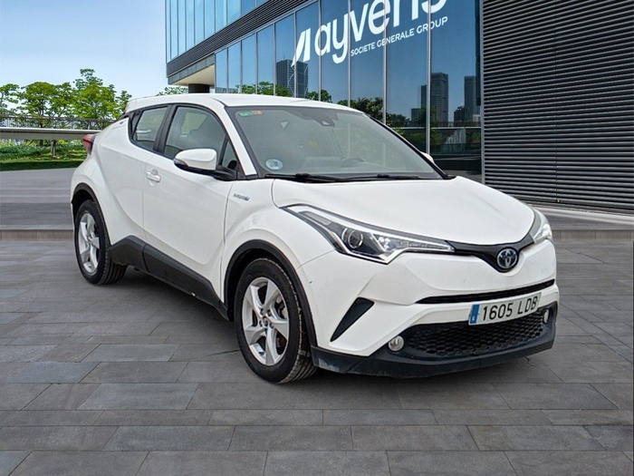 Toyota C-HR 1.8 125H Active 90 kW (122 CV) Vehículo usado en Madrid Toyota C-HR 1.8 125H Active 90 kW (122 CV) Vehículo usado en Madrid