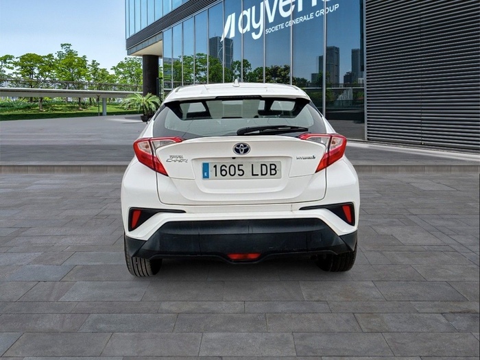 Toyota C-HR 1.8 125H Active 90 kW (122 CV) Vehículo usado en Madrid Toyota C-HR 1.8 125H Active 90 kW (122 CV) Vehículo usado en Madrid