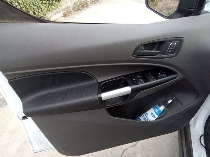 Ford Transit Connect Kombi 1.5 TDCI Trend 220 L1 74 kW (100 CV) Vehículo usado en Madrid Ford Transit Connect Kombi 1.5 TDCI Trend 220 L1 74 kW (100 CV) Vehículo usado en Madrid