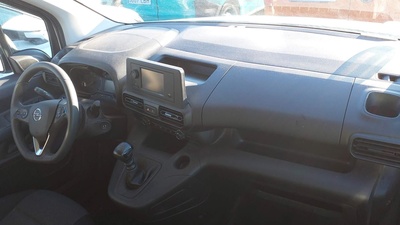 Opel Combo Cargo 1.5 TD Express L H1 650kg 75 kW (102 CV) 8 Opel Combo Cargo 1.5 TD Express L H1 650kg 75 kW (102 CV) 8