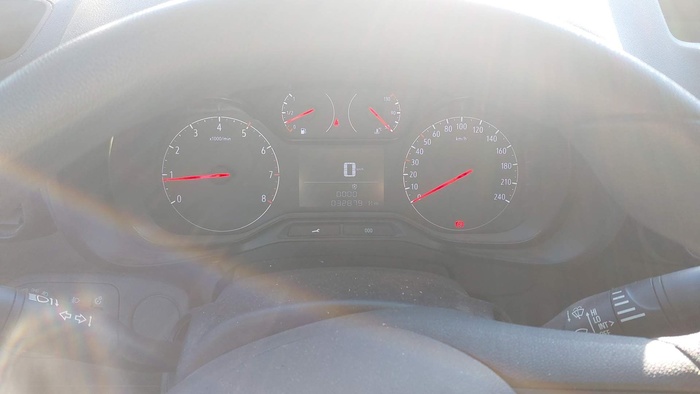 Opel Combo Cargo 1.5 TD Express L H1 650kg 75 kW (102 CV) Vehículo usado en Madrid Opel Combo Cargo 1.5 TD Express L H1 650kg 75 kW (102 CV) Vehículo usado en Madrid