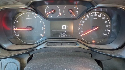 Opel Combo Cargo 1.5 TD Express L H1 650kg 75 kW (102 CV) 6 Opel Combo Cargo 1.5 TD Express L H1 650kg 75 kW (102 CV) 6