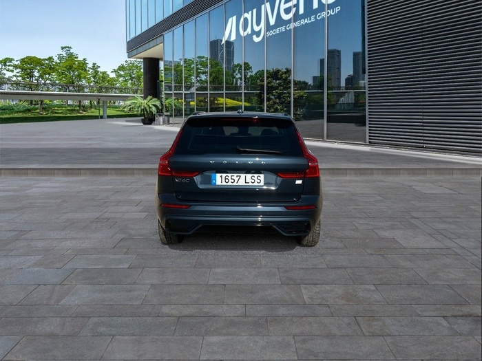 Volvo XC60 T6 Recharge R-Design AWD Auto 250 kW (340 CV) Vehículo usado en Madrid Volvo XC60 T6 Recharge R-Design AWD Auto 250 kW (340 CV) Vehículo usado en Madrid