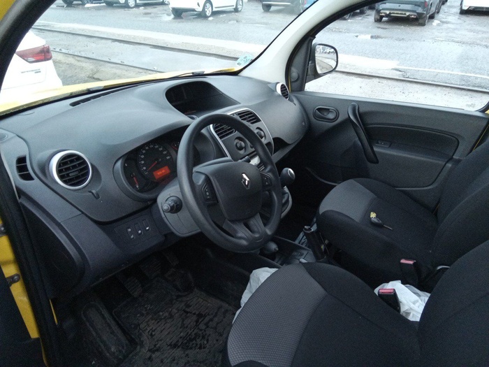 Renault Kangoo Furgon Maxi Blue dCi 70 kW (95 CV) Vehículo usado en Madrid Renault Kangoo Furgon Maxi Blue dCi 70 kW (95 CV) Vehículo usado en Madrid