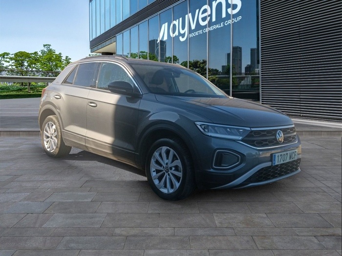 Volkswagen T-Roc Life 2.0 TDI 85 kW (115 CV) Vehículo usado en Madrid Volkswagen T-Roc Life 2.0 TDI 85 kW (115 CV) Vehículo usado en Madrid