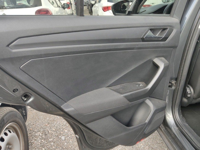 Volkswagen T-Roc Advance 1.0 TSI 85 kW (115 CV) Vehículo usado en Madrid Volkswagen T-Roc Advance 1.0 TSI 85 kW (115 CV) Vehículo usado en Madrid