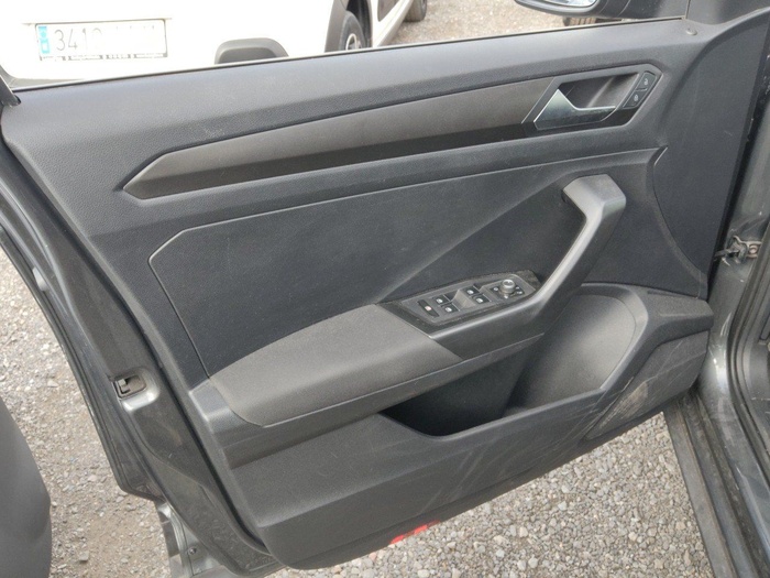 Volkswagen T-Roc Advance 1.0 TSI 85 kW (115 CV) Vehículo usado en Madrid Volkswagen T-Roc Advance 1.0 TSI 85 kW (115 CV) Vehículo usado en Madrid