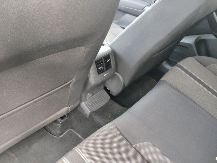 Volkswagen T-Roc Advance 1.0 TSI 85 kW (115 CV) Vehículo usado en Madrid Volkswagen T-Roc Advance 1.0 TSI 85 kW (115 CV) Vehículo usado en Madrid