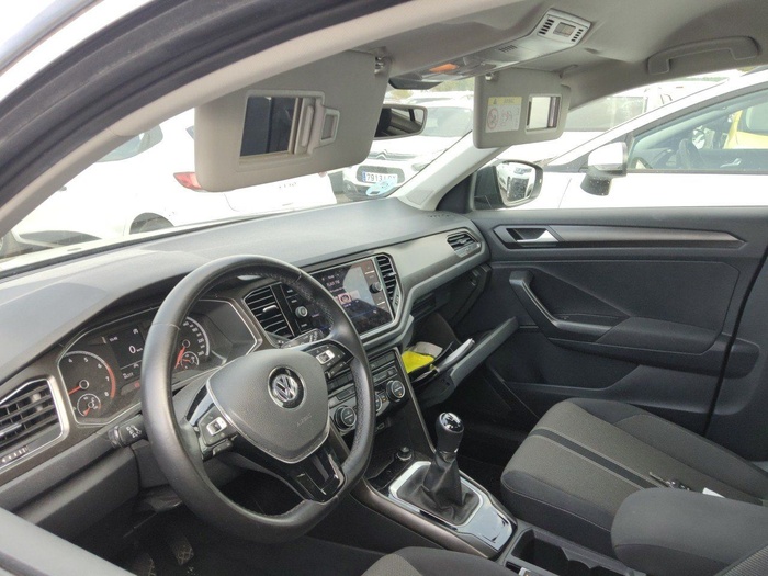 Volkswagen T-Roc Advance 1.0 TSI 85 kW (115 CV) Vehículo usado en Madrid Volkswagen T-Roc Advance 1.0 TSI 85 kW (115 CV) Vehículo usado en Madrid