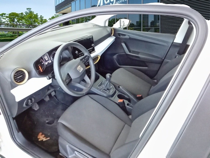 SEAT Arona 1.0 TSI Reference 70 kW (95 CV) Vehículo usado en Madrid SEAT Arona 1.0 TSI Reference 70 kW (95 CV) Vehículo usado en Madrid