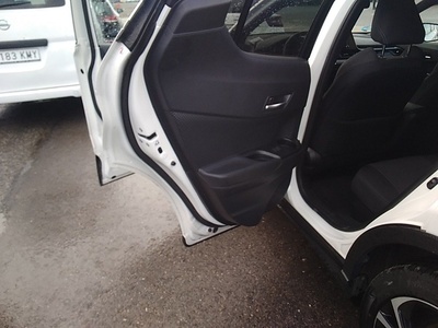 Toyota C-HR 180H Advance 135 kW (184 CV) 10 Toyota C-HR 180H Advance 135 kW (184 CV) 10