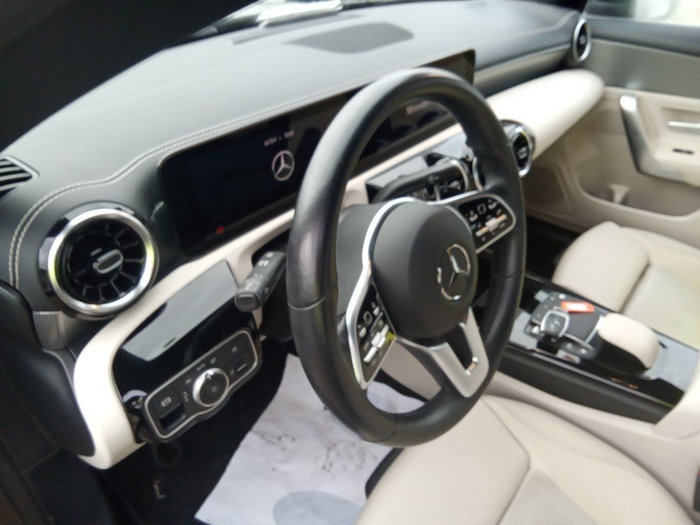 Mercedes-Benz CLA 220 d 140 kW (190 CV) Vehículo usado en Madrid Mercedes-Benz CLA 220 d 140 kW (190 CV) Vehículo usado en Madrid