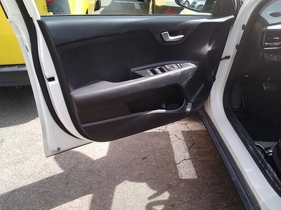 Kia Stonic 1.0 T-GDi Black Edition DCT 88 kW (120 CV) 14 Kia Stonic 1.0 T-GDi Black Edition DCT 88 kW (120 CV) 14