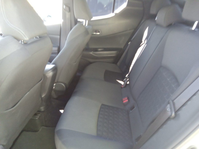 Toyota C-HR 180H Advance 135 kW (184 CV) Vehículo usado en Madrid Toyota C-HR 180H Advance 135 kW (184 CV) Vehículo usado en Madrid