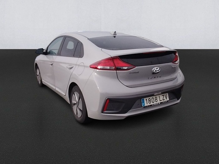 Hyundai Ioniq 1.6 GDI HEV Klass DCT 104 kW (141 CV) Vehículo usado en Madrid Hyundai Ioniq 1.6 GDI HEV Klass DCT 104 kW (141 CV) Vehículo usado en Madrid