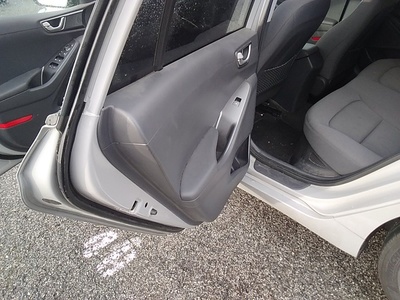 Hyundai Ioniq 1.6 GDI HEV Klass DCT 104 kW (141 CV) 10 Hyundai Ioniq 1.6 GDI HEV Klass DCT 104 kW (141 CV) 10