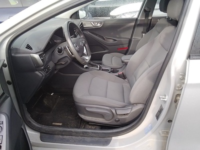 Hyundai Ioniq 1.6 GDI HEV Klass DCT 104 kW (141 CV) 13 Hyundai Ioniq 1.6 GDI HEV Klass DCT 104 kW (141 CV) 13