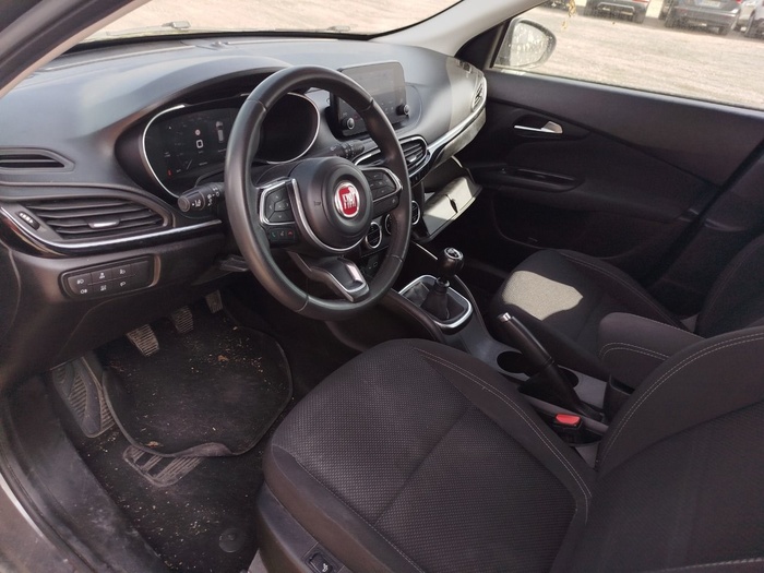 Fiat Tipo 1.6 Multijet Diesel Life 96 kW (130 CV) Vehículo usado en Madrid Fiat Tipo 1.6 Multijet Diesel Life 96 kW (130 CV) Vehículo usado en Madrid