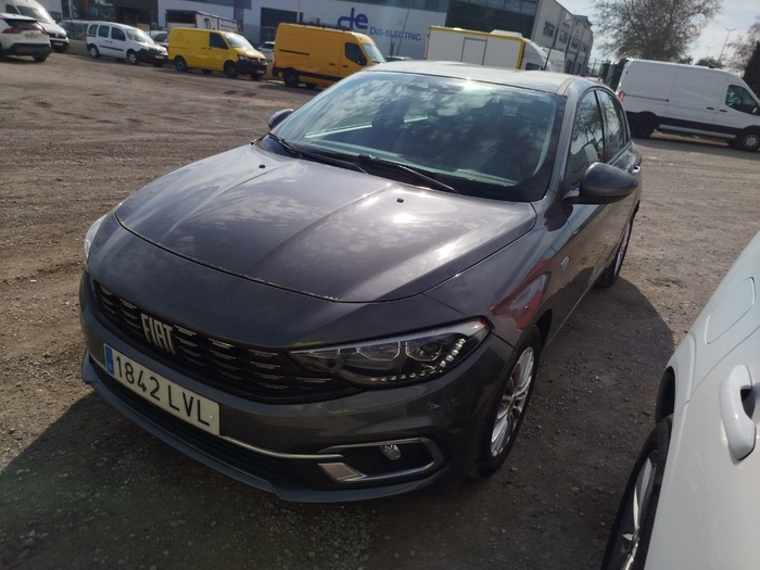 Fiat Tipo 1.6 Multijet Diesel Life 96 kW (130 CV) Vehículo usado en Madrid Fiat Tipo 1.6 Multijet Diesel Life 96 kW (130 CV) Vehículo usado en Madrid