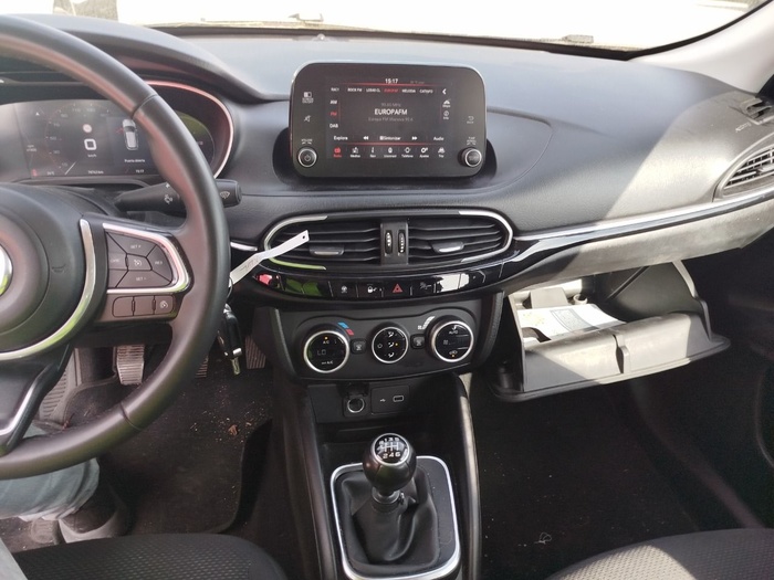 Fiat Tipo 1.6 Multijet Diesel Life 96 kW (130 CV) Vehículo usado en Madrid Fiat Tipo 1.6 Multijet Diesel Life 96 kW (130 CV) Vehículo usado en Madrid