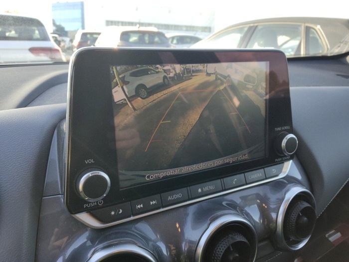 Nissan Juke DIG-T N-Connecta 4x2 84 kW (114 CV) Vehículo usado en Madrid Nissan Juke DIG-T N-Connecta 4x2 84 kW (114 CV) Vehículo usado en Madrid