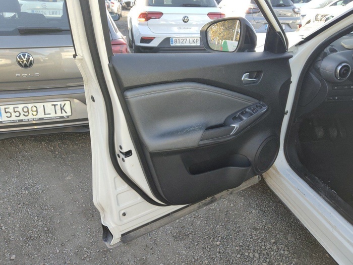 Nissan Juke DIG-T N-Connecta 4x2 84 kW (114 CV) Vehículo usado en Madrid Nissan Juke DIG-T N-Connecta 4x2 84 kW (114 CV) Vehículo usado en Madrid