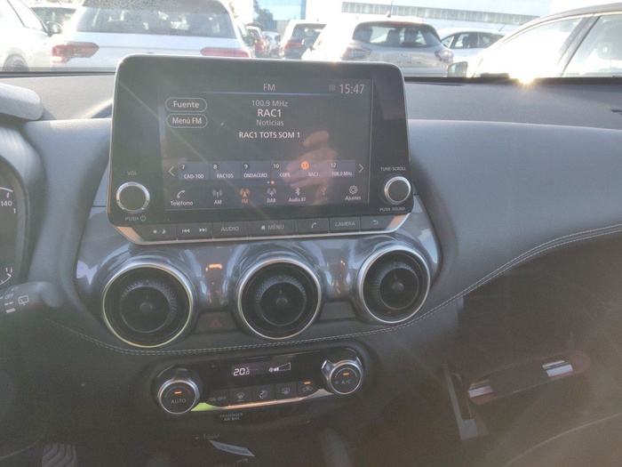 Nissan Juke DIG-T N-Connecta 4x2 84 kW (114 CV) Vehículo usado en Madrid Nissan Juke DIG-T N-Connecta 4x2 84 kW (114 CV) Vehículo usado en Madrid