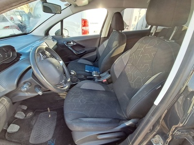 Peugeot 2008 BlueHDi 100 Signature 73 kW (100 CV) 12 Peugeot 2008 BlueHDi 100 Signature 73 kW (100 CV) 12