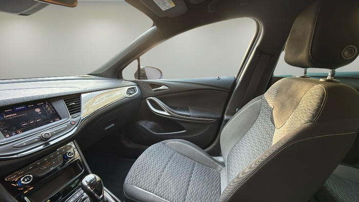 Opel Astra 1.2 Turbo SHL GS Line 81 kW (110 CV) Vehículo usado en Madrid Opel Astra 1.2 Turbo SHL GS Line 81 kW (110 CV) Vehículo usado en Madrid