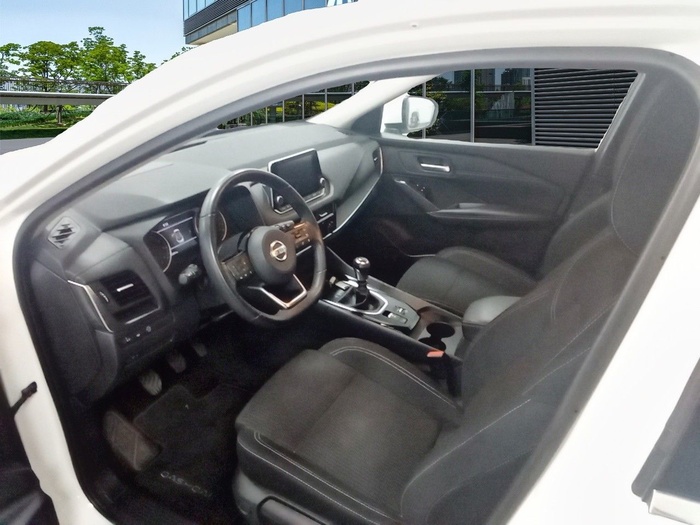 Nissan Qashqai DIG-T 140 mHEV Acenta 4x2 103 kW (140 CV) Vehículo usado en Madrid Nissan Qashqai DIG-T 140 mHEV Acenta 4x2 103 kW (140 CV) Vehículo usado en Madrid