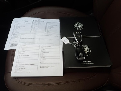Alfa Romeo Stelvio 2.2 Diesel Executive Q4 154 kW (210 CV) 9 Alfa Romeo Stelvio 2.2 Diesel Executive Q4 154 kW (210 CV) 9