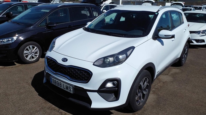 Kia Sportage 1.6 MHEV Business 4x4 100 kW (136 CV) Vehículo usado en Madrid Kia Sportage 1.6 MHEV Business 4x4 100 kW (136 CV) Vehículo usado en Madrid