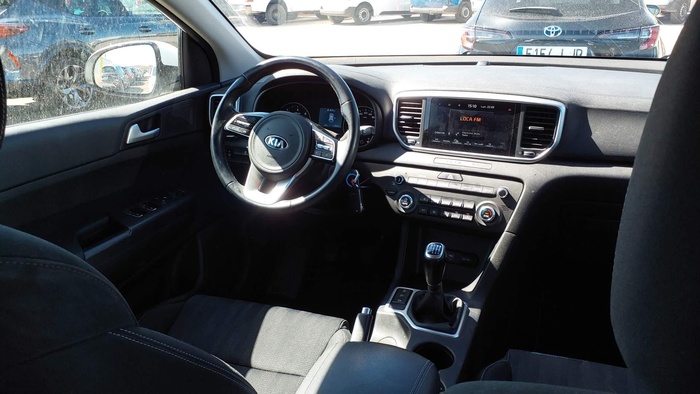 Kia Sportage 1.6 MHEV Business 4x4 100 kW (136 CV) Vehículo usado en Madrid Kia Sportage 1.6 MHEV Business 4x4 100 kW (136 CV) Vehículo usado en Madrid