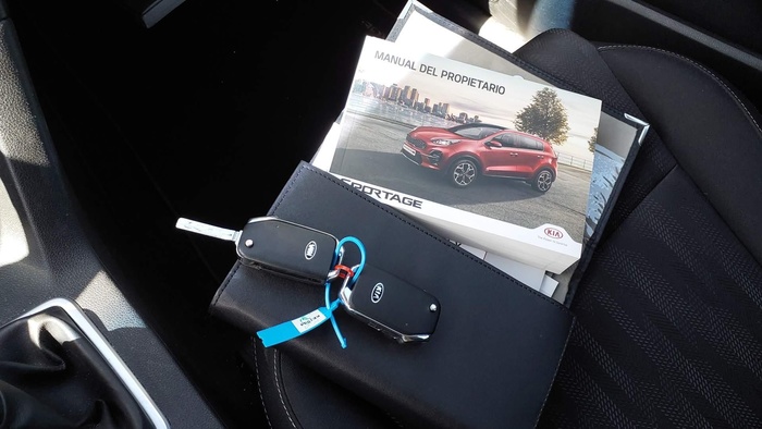 Kia Sportage 1.6 MHEV Business 4x4 100 kW (136 CV) Vehículo usado en Madrid Kia Sportage 1.6 MHEV Business 4x4 100 kW (136 CV) Vehículo usado en Madrid