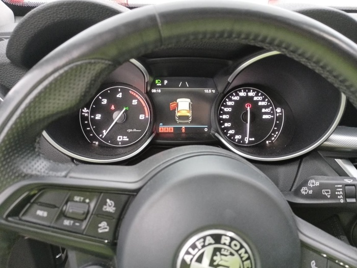 Alfa Romeo Stelvio 2.2 Diesel Sprint RWD 140 kW (190 CV) Vehículo usado en Madrid Alfa Romeo Stelvio 2.2 Diesel Sprint RWD 140 kW (190 CV) Vehículo usado en Madrid