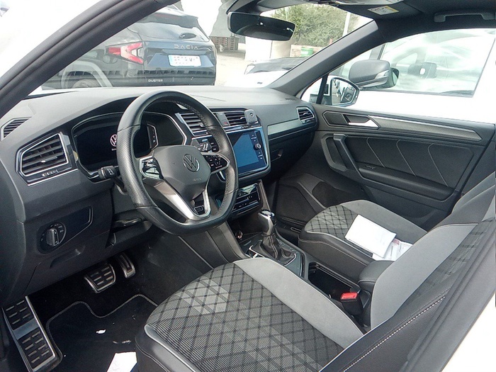 Volkswagen Tiguan R-Line 2.0 TDI 110 kW (150 CV) DSG Vehículo usado en Madrid Volkswagen Tiguan R-Line 2.0 TDI 110 kW (150 CV) DSG Vehículo usado en Madrid