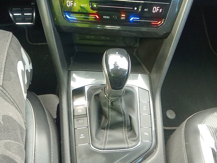 Volkswagen Tiguan R-Line 2.0 TDI 110 kW (150 CV) DSG Vehículo usado en Madrid Volkswagen Tiguan R-Line 2.0 TDI 110 kW (150 CV) DSG Vehículo usado en Madrid