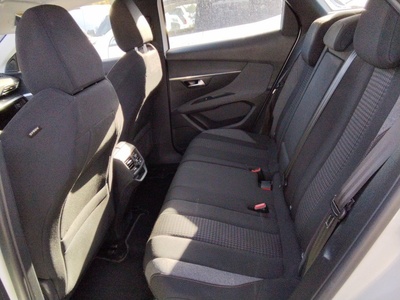 Peugeot 3008 BlueHDi 130 S&S Active Pack 96 kW (130 CV) 9 Peugeot 3008 BlueHDi 130 S&S Active Pack 96 kW (130 CV) 9