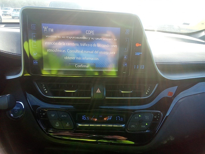 Toyota C-HR 1.8 125H Advance 90 kW (122 CV) Vehículo usado en Madrid Toyota C-HR 1.8 125H Advance 90 kW (122 CV) Vehículo usado en Madrid