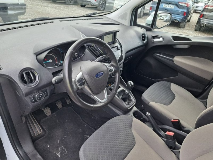 Ford Tourneo Courier 1.5 TDCi Titanium 74 kW (100 CV) Vehículo usado en Madrid - 7 Ford Tourneo Courier 1.5 TDCi Titanium 74 kW (100 CV) Vehículo usado en Madrid - 7