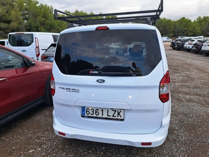 Ford Tourneo Courier 1.5 TDCi Titanium 74 kW (100 CV) Vehículo usado en Madrid - 5 Ford Tourneo Courier 1.5 TDCi Titanium 74 kW (100 CV) Vehículo usado en Madrid - 5