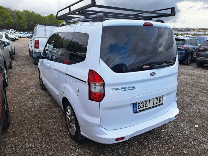 Ford Tourneo Courier 1.5 TDCi Titanium 74 kW (100 CV) Vehículo usado en Madrid - 6 Ford Tourneo Courier 1.5 TDCi Titanium 74 kW (100 CV) Vehículo usado en Madrid - 6