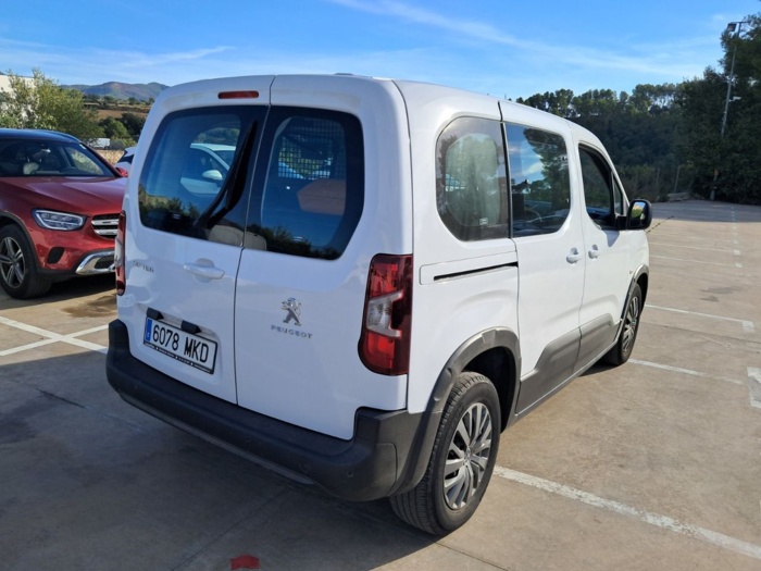 Peugeot Rifter Active Pack Business Standard BlueHDi 73 kW (100 CV) Vehículo usado en Madrid - 4 Peugeot Rifter Active Pack Business Standard BlueHDi 73 kW (100 CV) Vehículo usado en Madrid - 4