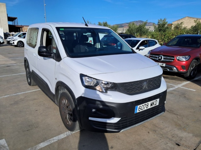Peugeot Rifter Active Pack Business Standard BlueHDi 73 kW (100 CV) Vehículo usado en Madrid - 3 Peugeot Rifter Active Pack Business Standard BlueHDi 73 kW (100 CV) Vehículo usado en Madrid - 3