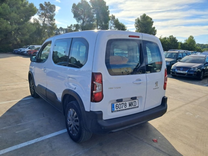 Peugeot Rifter Active Pack Business Standard BlueHDi 73 kW (100 CV) Vehículo usado en Madrid - 6 Peugeot Rifter Active Pack Business Standard BlueHDi 73 kW (100 CV) Vehículo usado en Madrid - 6