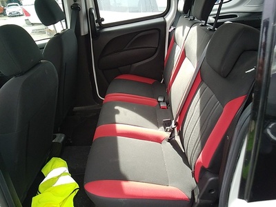 Fiat Dobló Cargo 1.6 Multijet SX 77 kW (105 CV) 12 Fiat Dobló Cargo 1.6 Multijet SX 77 kW (105 CV) 12