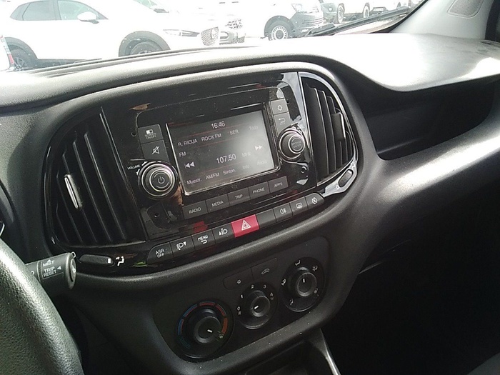 Fiat Dobló Cargo 1.6 Multijet SX 77 kW (105 CV) Vehículo usado en Madrid Fiat Dobló Cargo 1.6 Multijet SX 77 kW (105 CV) Vehículo usado en Madrid