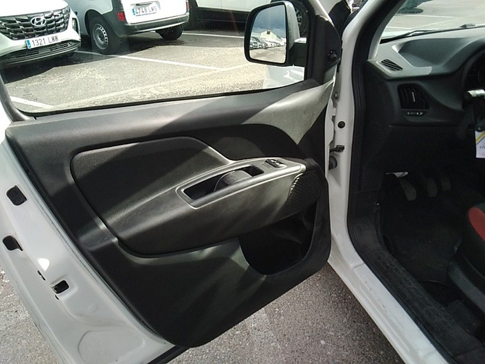 Fiat Dobló Cargo 1.6 Multijet SX 77 kW (105 CV) Vehículo usado en Madrid Fiat Dobló Cargo 1.6 Multijet SX 77 kW (105 CV) Vehículo usado en Madrid